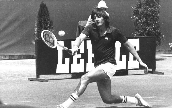 Adriano Panatta  salito fino al numero 4 nel 1976, l'anno della conquista degli Internazionali d'Italia e del Roland Garros. Ansa